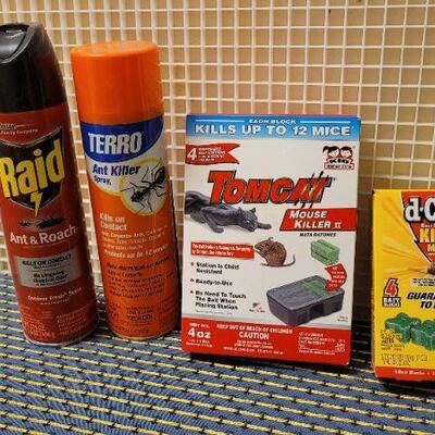 Lot 223: Assorted NEW Pest Control Tools