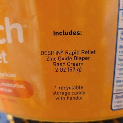 Lot 227: (2) New JOHNSON'S First Touch Baby Gift Sets
