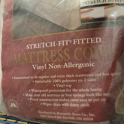 Lot 230: New QUEEN SIZE Stretch Fit Matress Cover NON-ALLERGENIC 