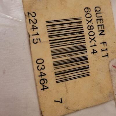 Lot 230: New QUEEN SIZE Stretch Fit Matress Cover NON-ALLERGENIC 