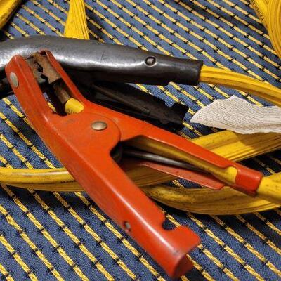 Lot 232: Yellow Heavy Gauge Angle Tip Jumped Cables 