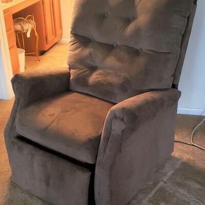 Tan Lift Chair Recliner 