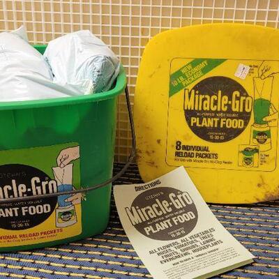 Lot 246: Large Miracle Gro 7-Pack of MIRACLE GRO Plant Food 