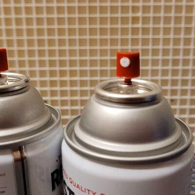 Lot 251: (2) New Cans of Gloss Black Spray paint 