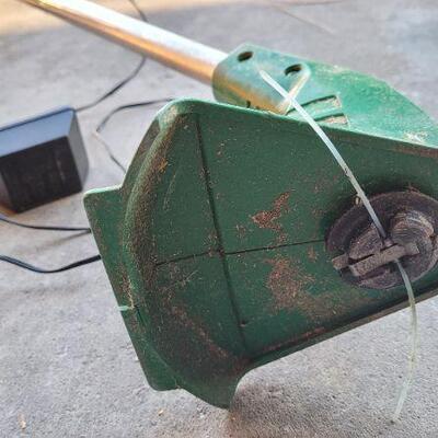 Lot 260: Vintage Cordless Rechargeable Weedeater w/ Charger TESTED A+ 
