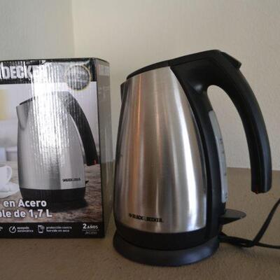 LOT 23 BLACK AND DECKER WATER KETTLE