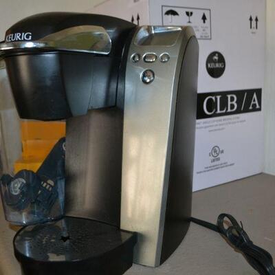 LOT 24 KEURIG COFFEE MACHINE