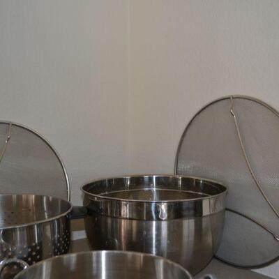 LOT 37  BOWLS AND STRAINERS