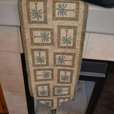 LOT 68   HOME DECOR,  PLACE MATS AND RUNNER