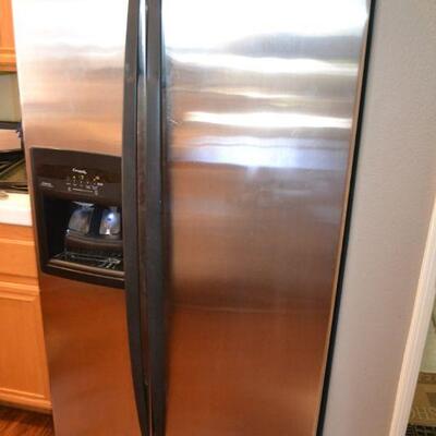 LOT 73  WHIRLPOOL SIDE BY SIDE STAINLESS STEEL REFRIGERATOR 