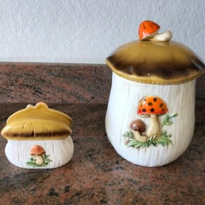Mushroom canister and napkin holder 70’s 80’s made in Japan YD#022-0084