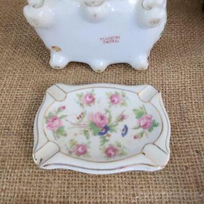 Vintage Japan hand made cigarette box with ashtray lid. Hand painted