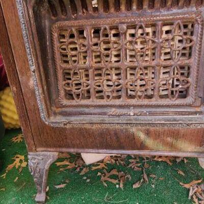 Vintage Lawson gas heater model 1024