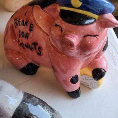 Pig Lot 4 including Department 56 Jam-Bon pig serving tray with spreaders