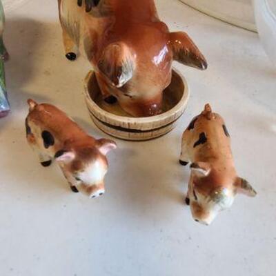 Pig Lot 4 including Department 56 Jam-Bon pig serving tray with spreaders