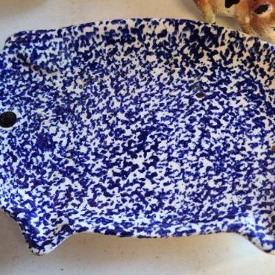 Pig Lot 4 including Department 56 Jam-Bon pig serving tray with spreaders