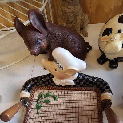 Pig Lot 4 including Department 56 Jam-Bon pig serving tray with spreaders