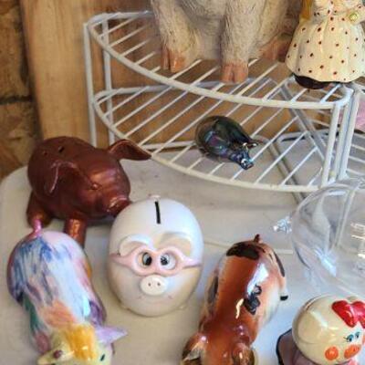 Pig Lot 4 including Department 56 Jam-Bon pig serving tray with spreaders