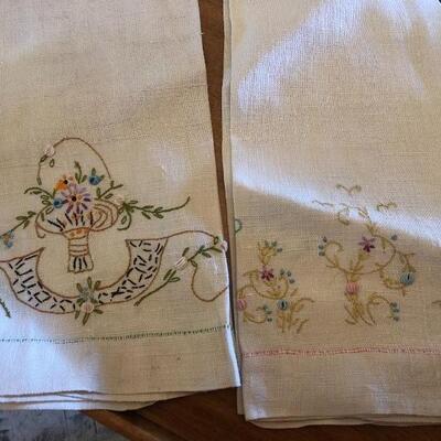 Vintage linens - 2 tea towels 