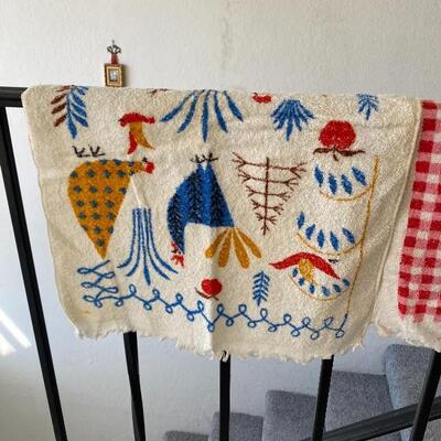 Pair of Vintage Rooster Kitchen Hand Towels YD#022-0075