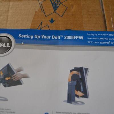 LOT 144  DELL MONITOR 2005FPW