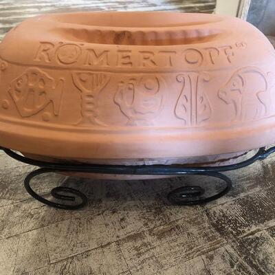 Romertopf clay baker with stand 