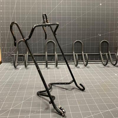 #146 Frame Stand & Wall Hanger
