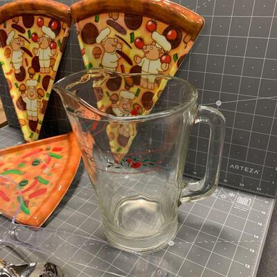#254 Pizza Plates, Glass Pitcher & More