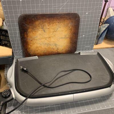 #294 Electric Griddle & Pampered Chef Baking Stone
