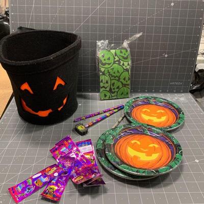 #402 Halloween Party Pieces