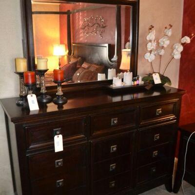 LOT 173 DRESSER AND MIRROR