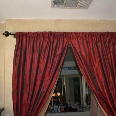 LOT 185 CURTAINS AND HARDWARE