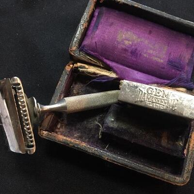 GEM Cutlery Antique Razor Shaving Kit with Blades 