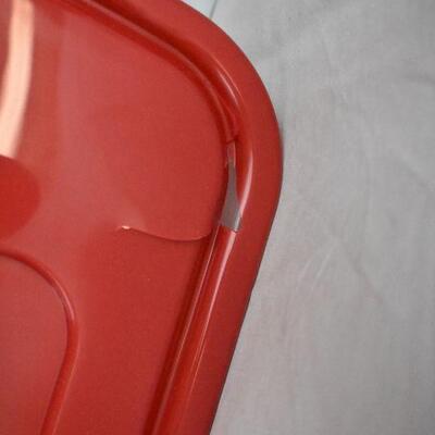 Homz 60 Quart Clear Container, Red Lid with Green Latches. Cracked Lid