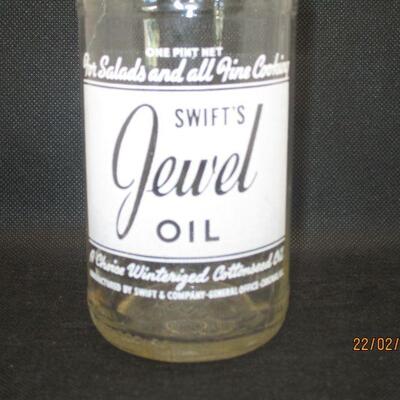 Lot 4 - 1945 Swift's Jewel Oil Glass Bottle 1 Pint