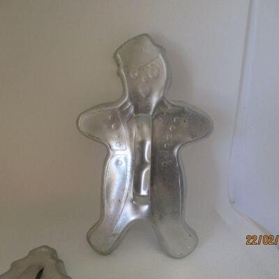 Lot 12 - Cookie Cutters