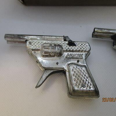 Lot 50 - Box of 12 Hawk Pepeat Pistols