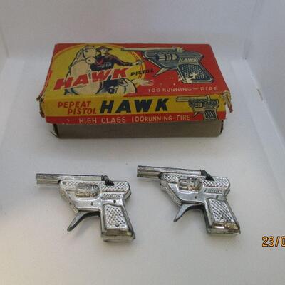 Lot 50 - Box of 12 Hawk Pepeat Pistols