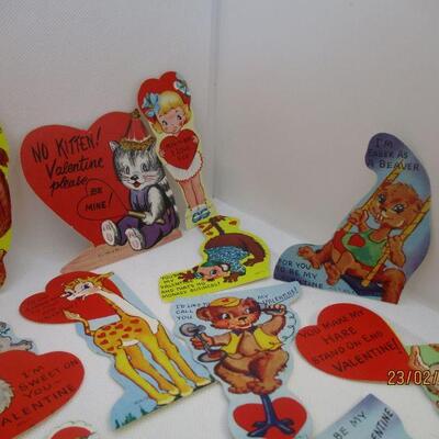 Lot 51 - 16 Vintage Unused Valentine's