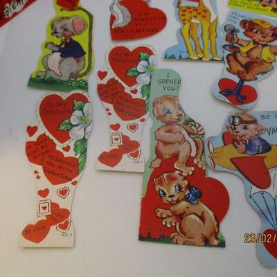 Lot 51 - 16 Vintage Unused Valentine's