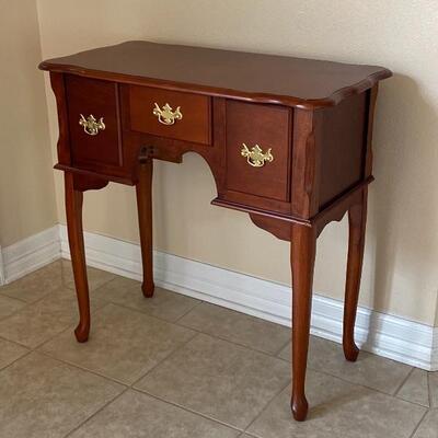 Queen Anne Style Foyer Table 