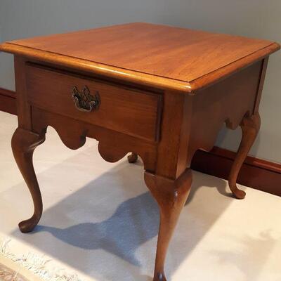 Lot 198: Thomasville Queen Anne style side table with drawer