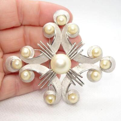 Silver Trifari Pearl Brooch, Statement Jewelry, Pearls - Mid Century Jewelry 