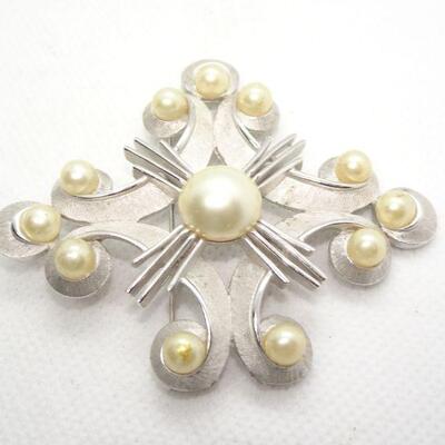 Silver Trifari Pearl Brooch, Statement Jewelry, Pearls - Mid Century Jewelry 