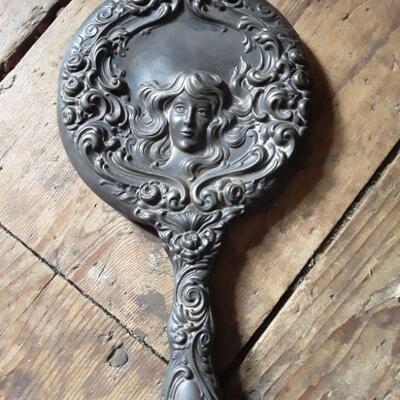 2 hand mirrors