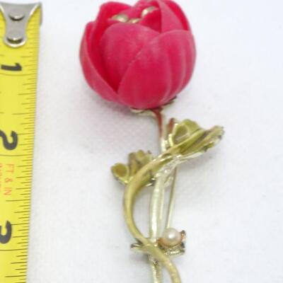 Roses are Red! Rhinestone Rose Center Brooch 