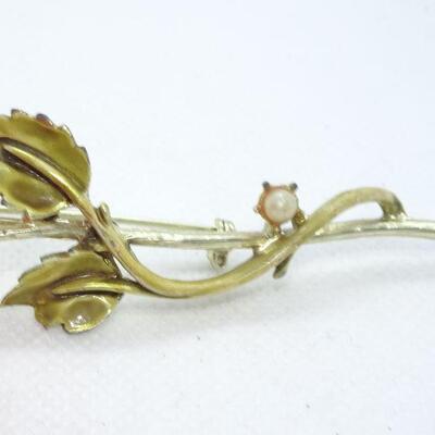 Roses are Red! Rhinestone Rose Center Brooch 