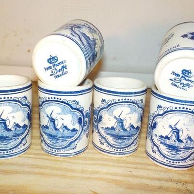 ' Original Vintage Delft shot Glasses . " (6)
