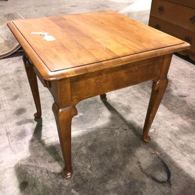 Ethan Allen End Table Side Table 24 x 24 x 23 1/2 inches tall - (item #123)
