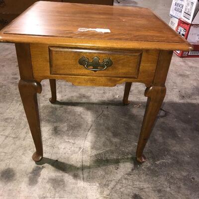 Ethan Allen End Table Side Table 24 x 24 x 23 1/2 inches tall - (item #123)